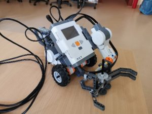 Programmierung eines Legoroboter – Klasse 9